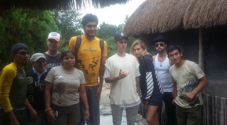 To ταξίδι που επιβεβαιώνει τη σχέση διάσημου τραγουδιστή [εικόνες]