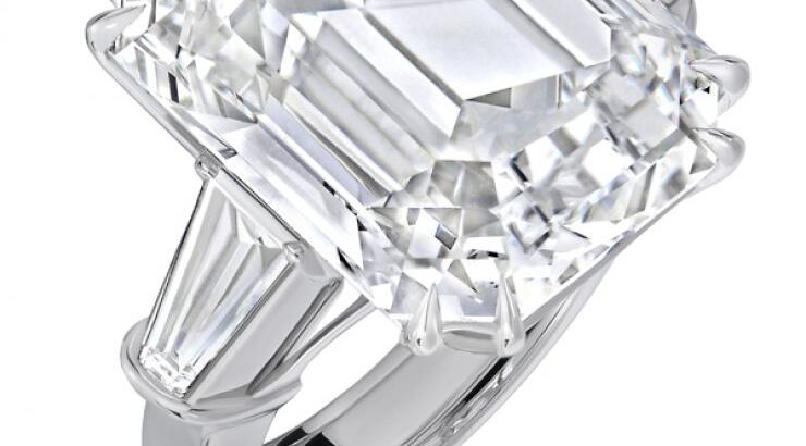 Δείτε το τεράστιο μονόπετρο της Mariah Carey [εικόνες]