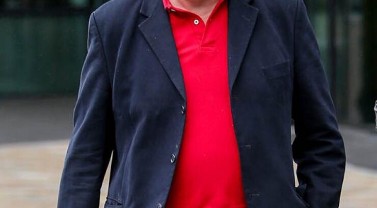 Stephen Fry: «Σκέφτομαι συνέχεια το θάνατο. Η αυτοεκτίμησή μου είναι στο μηδέν»