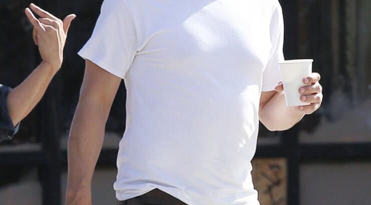 Αγνώριστος γοητευτικός εργένης του Hollywood [εικόνες]