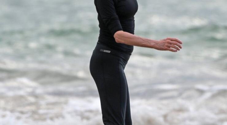 Είναι 61 ετών και όμως έχει κορμάρα [εικόνες]