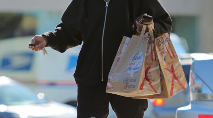 Ποια διάσημη τραγουδίστρια τραυματίστηκε στο πόδι; [εικόνες]