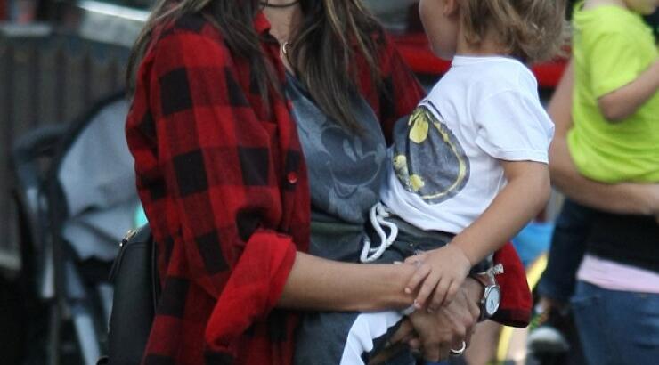 Δείτε τα σούπερ σέξυ αγγελάκια να διασκεδάζουν στην Disneyland [εικόνες]