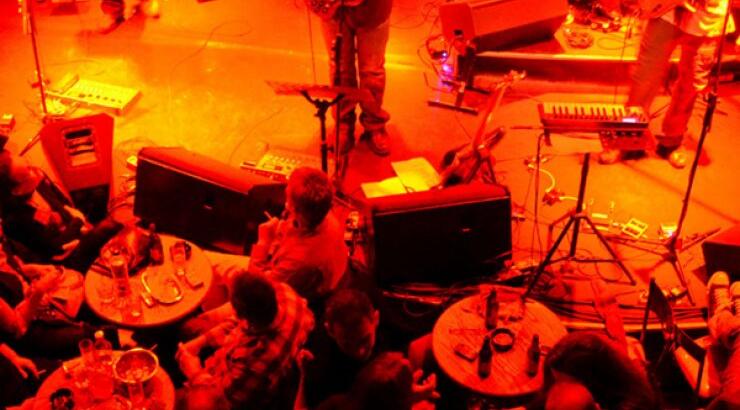 6 live με σπουδαία ονόματα στο RED