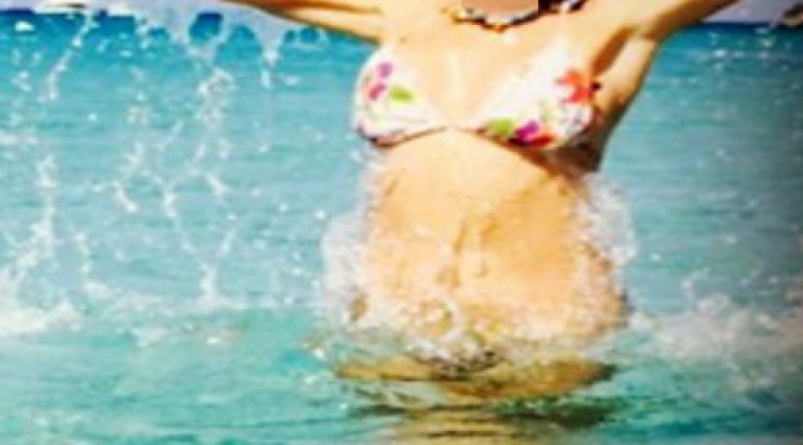 Οι βουτιές επώνυμης Κύπριας στην Πάφο!