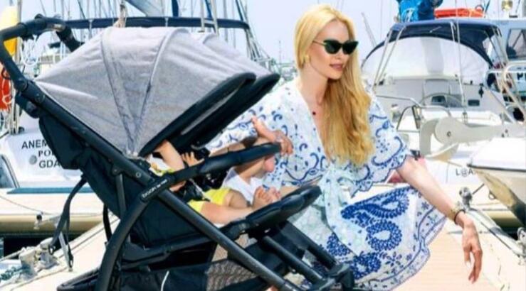 Στέλλα Δημητρίου: Η κυριακάτικη συνήθεια με τους δίδυμους γιους της [εικόνες]