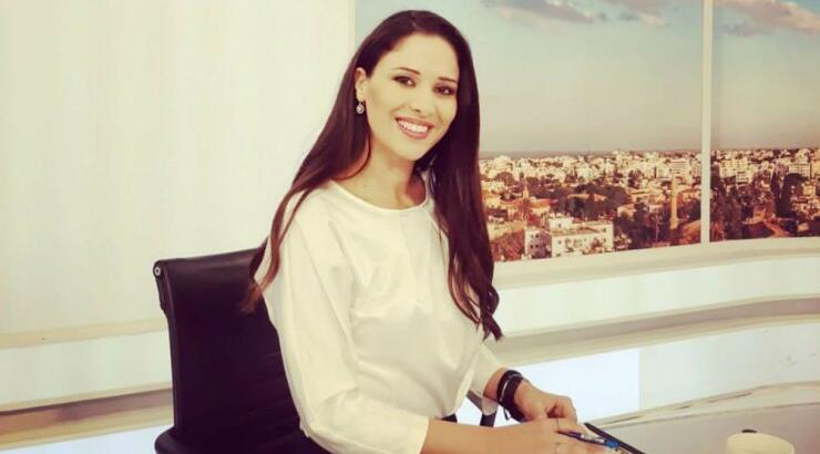 Στέλλα Στυλιανού: Η στιγμή που την έπιασε νευρικό γέλιο στον αέρα! [βίντεο]