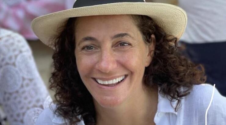 Aναστασία Παπαδοπούλου: “Λιώσαμε” με τον ενός έτους γιο της να κρατάει μπαλόνι για τα γενέθλια της!