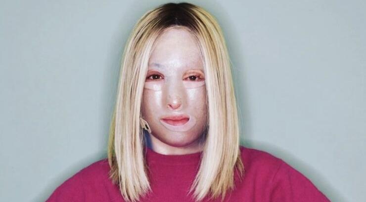 Ιωάννα Παλιοσπύρου: Πόσταρε φωτογραφία σε κέντρο αποκατάστασης χωρίς μάσκα και μακιγιάζ