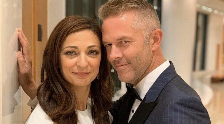 Χρήστος Λούλης: Έδωσε on air παθιασμένο φιλί στα χείλη στην Έμιλυ Κολιανδρή στο ρεβεγιόν της ΕΡΤ 