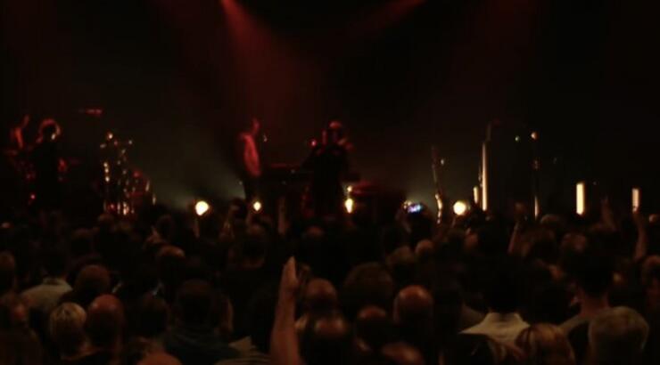 Παγκόσμια συγκίνηση: Έφυγε από τη ζωή διάσημη τραγουδίστρια [εικόνες]