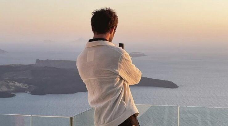 Koύκλος Κύπριος ηθοποιός ολόγυμνος στην παραλία και αναστάτωσε τους θαυμαστές του [εικόνα]