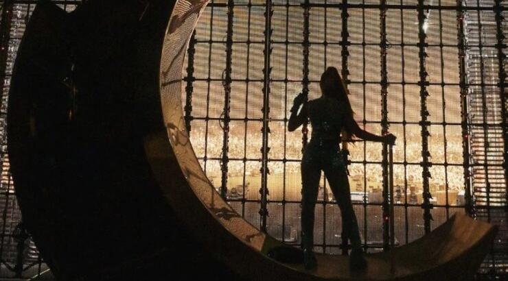 Διάσημη τραγουδίστρια κάνει διακοπές στην Πάφο - Tα στιγμιότυπα τρέλαναν τους θαυμαστές της