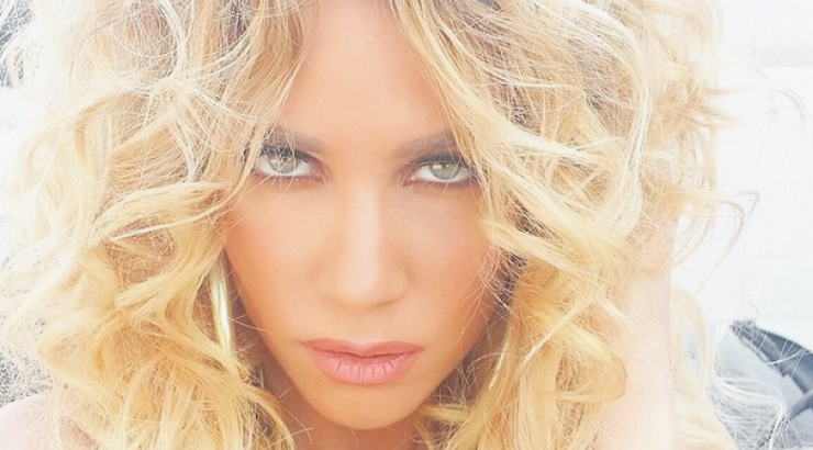 Κατερίνα Στικούδη: Κολάζει με το σέξι μαγιό της! [εικόνες]