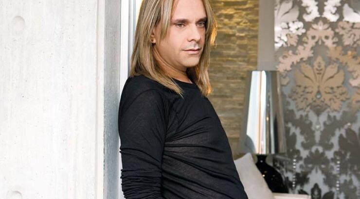 Στράτος Δημητρίου: Η τέχνη στα χέρια του