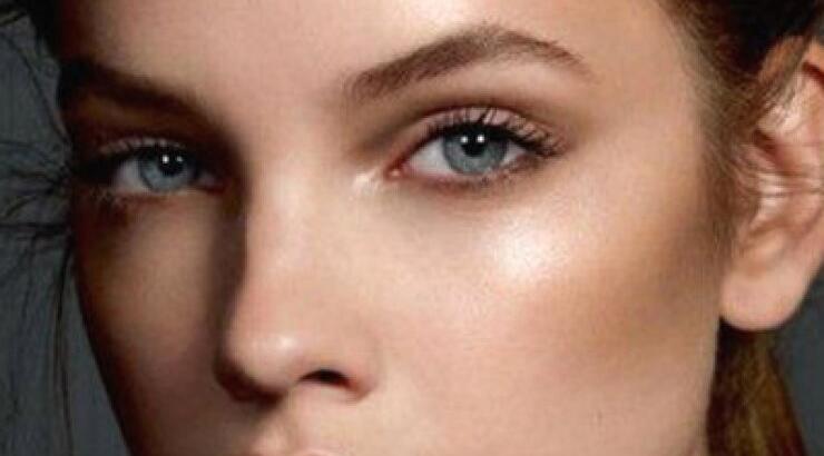 Ξέχνα το contouring, το strobing ήρθε για να μείνει