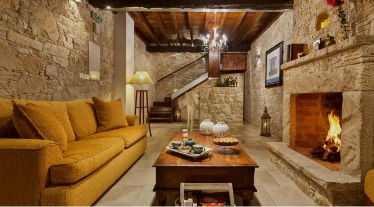 5 παραμυθένιες σουίτες στο βουνό για ερωτευμένους