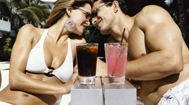 4 σημάδια που δείχνουν πως σας θέλει για σχέση!