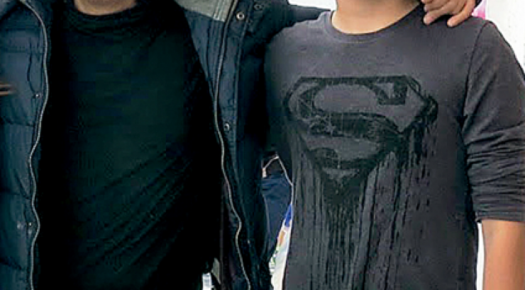 Διονύσης Σχοινάς: Δείτε για πρώτη φορά να τραγουδά με το γιο του στη σκηνή!