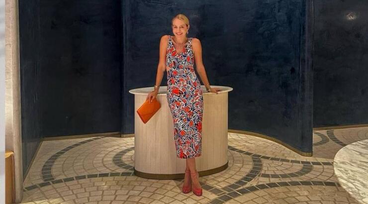 Σύλβια Μαυροπούλου: Με φόρεμα που στοιχίζει μόλις 40 ευρώ δημιούργησε μια stylish εμφάνιση