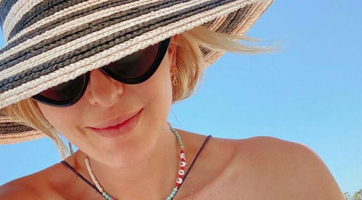 Σύλβια Μαυροπούλου: Αυτή είναι η πιο χαριτωμένη πόζα της μικρής Πηνελόπης στην παραλία!