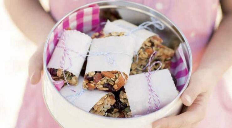 Φτιάξτε με τα παιδιά σας μπάρες δημητριακών με granola