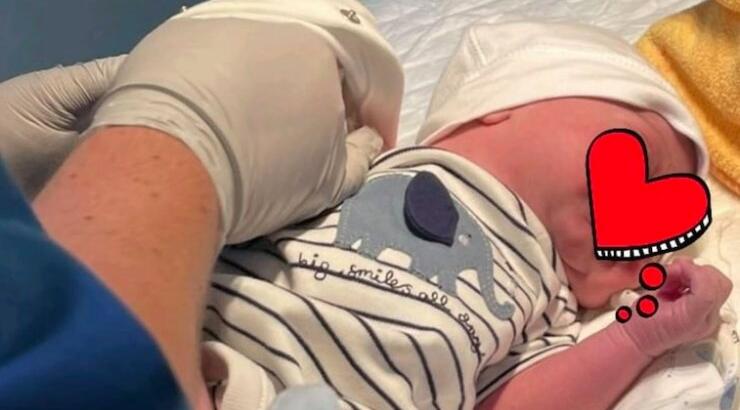 Συγκινημένος ο Κύπριος παρουσιαστής υποδέχθηκε τον γιο του [εικονες]