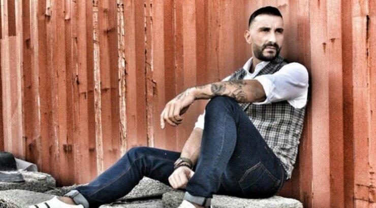 Έξαλλος ο Τάσος Ευαγγέλου on air με Ελλαδίτη καλλιτέχνη! [βίντεο]