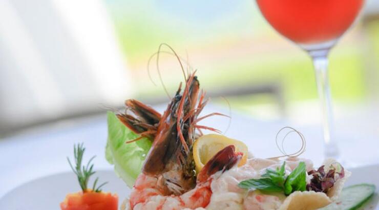 Μια thalassa πάνω στη θάλλασα