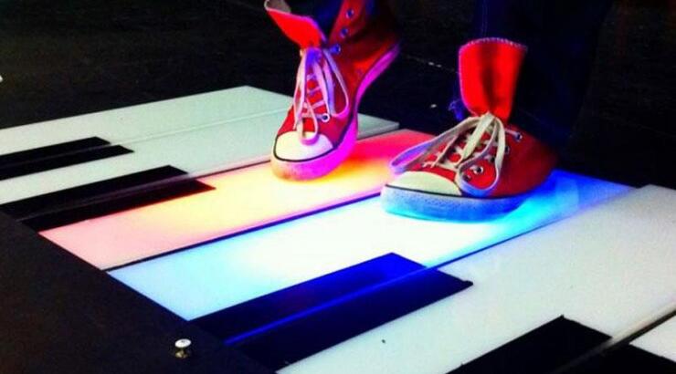 Η Λευκωσία βγάζει τα πλήκτρα στους δρόμους