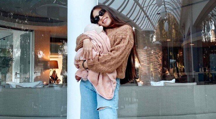 Θέλξια – Βαλέρια Φραγκούδη: Το postpartum στιγμιότυπο αγκαλιά με την κόρη της που μας συγκίνησε!