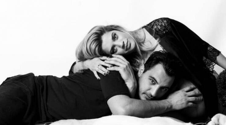 Τζένη Θεωνά: Φωτογράφισε γυμνό τον Δήμο Αναστασιάδη στο μπάνιο!