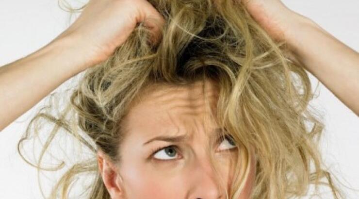 Τι φταίει για τα ξηρά μαλλιά σας;  