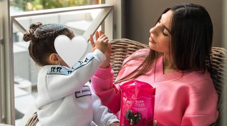 Θέλξια - Βαλέρια Φραγκούδη: Αγκαλιά με την κόρη της στον υπέρηχο [εικόνα]