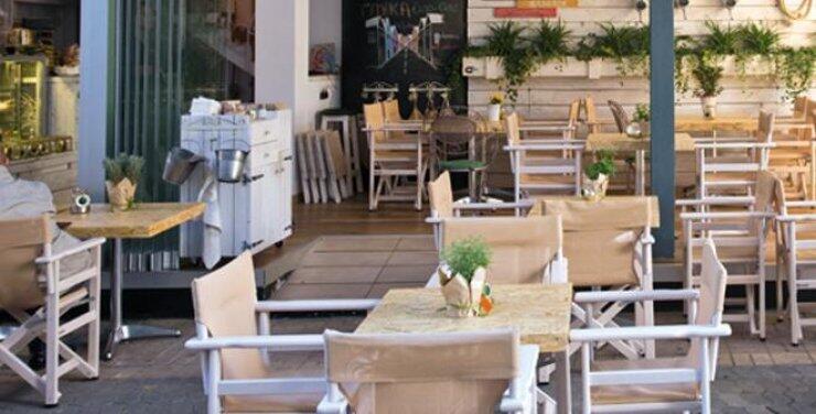 Πλατεία 1: Ολοκαίνουργιo cafe - εστιατόριο