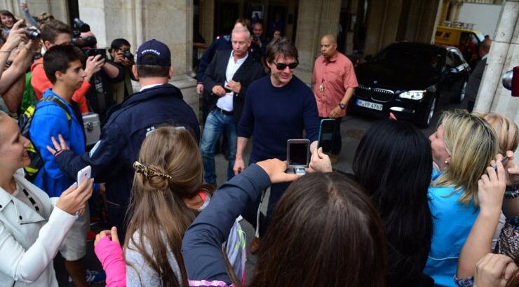 Περικύκλωσαν τον Tom Cruise [εικόνες]