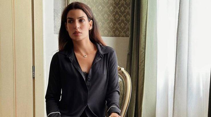 Τόνια Σωτηροπούλου: Μας έβαλε στο πατρικό της σπίτι φωτογραφίζοντας τον μπαμπά της 