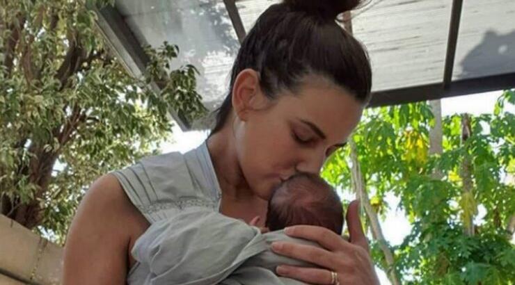 Νατάσα Τούρζα: Πρωινό ξύπνημα με αγκαλιά τα τρία της παιδάκια!