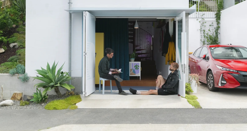 Αυτός ο αρχιτέκτονας μετέτρεψε ένα γκαράζ σε… πύργο με τρεις ορόφους!