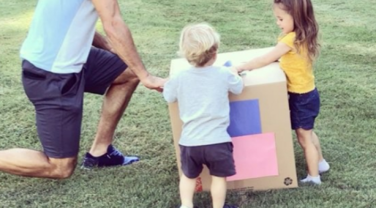 Γνωστή τραγουδίστρια αποκάλυψε το φύλο του μωρού που περιμένει!