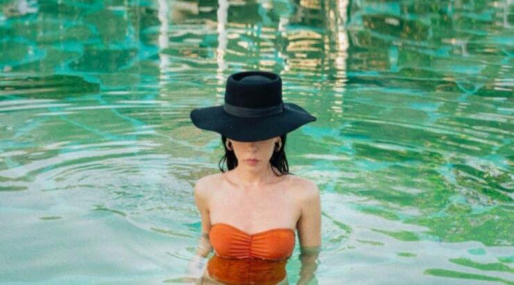 Αυτό το χρώμα θα κυριαρχήσει στα μαγιό φέτος