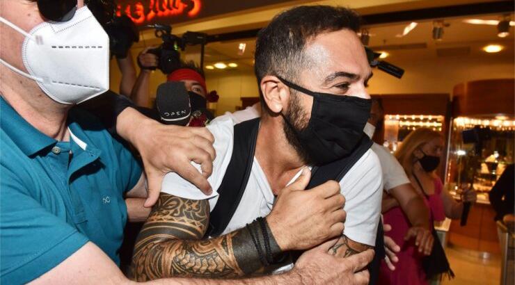 Τριαντάφυλλος: Οι αγκαλιές που χάρισε στον γιο του μετά την επιστροφή του στο σπίτι [εικόνες]