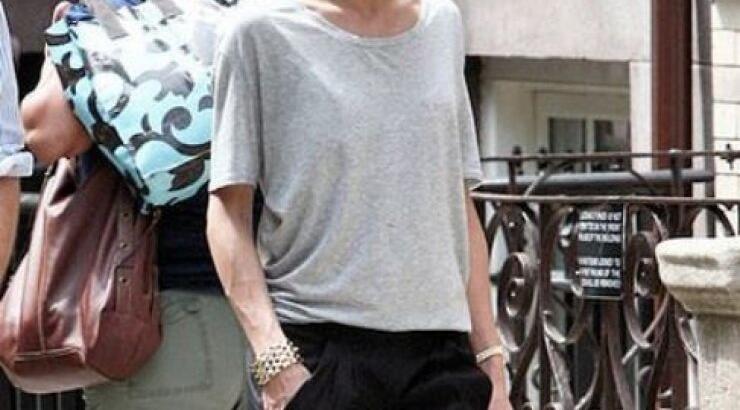 Με τι κομμάτια θα συνδυάσετε το γκρι T-shirt σας;