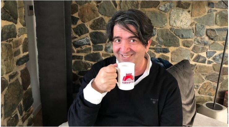 Γιώργος Τσιάκκας: Τα αρνητικά σχόλια περί “αποβλάκωσης” και η αντίδρασή του!