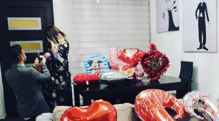 Ποδοσφαιριστής έκανε πρόταση γάμου στην Κύπρια σύντροφό του και μάθαμε πότε και που θα παντρευτούν! 