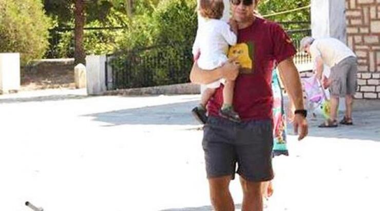 Αλέξης Τσίπρας: Τρυφερές στιγμές με τους γιους του μέσα από φωτογραφίες