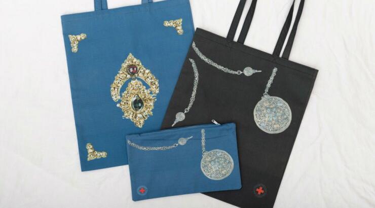 Απόκτησε μία τσάντα και συνείσφερε στο έργο του Κυπριακού Ερυθρού Σταυρού  