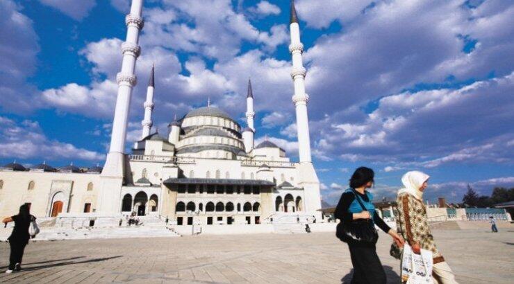 «Μαύρο» σε δύο τουρκικά κανάλια μετά από ντου της αστυνομίας 