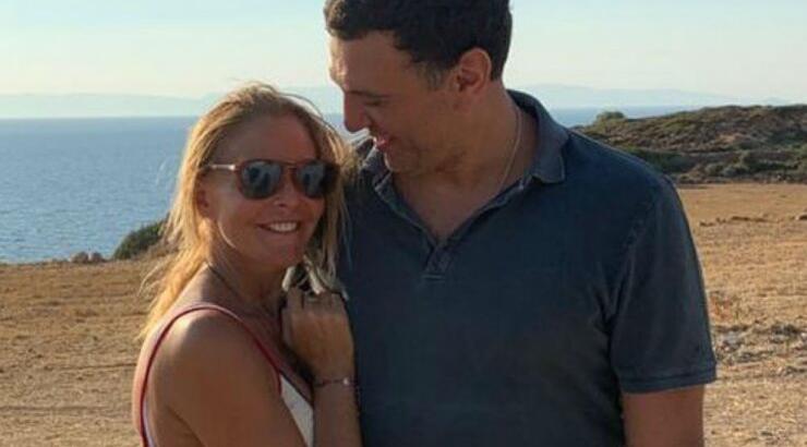 Τζένη Μπαλατσινού: Δείτε πόσο έχει φουσκώσει η κοιλίτσα της! [εικόνες]