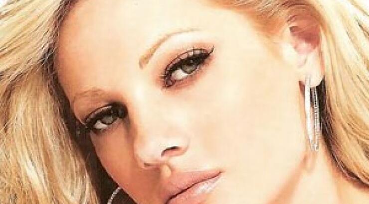  Δείτε την γυμνόστηθη φωτό που «ανέβασε» η Τζούλια στο facebook!